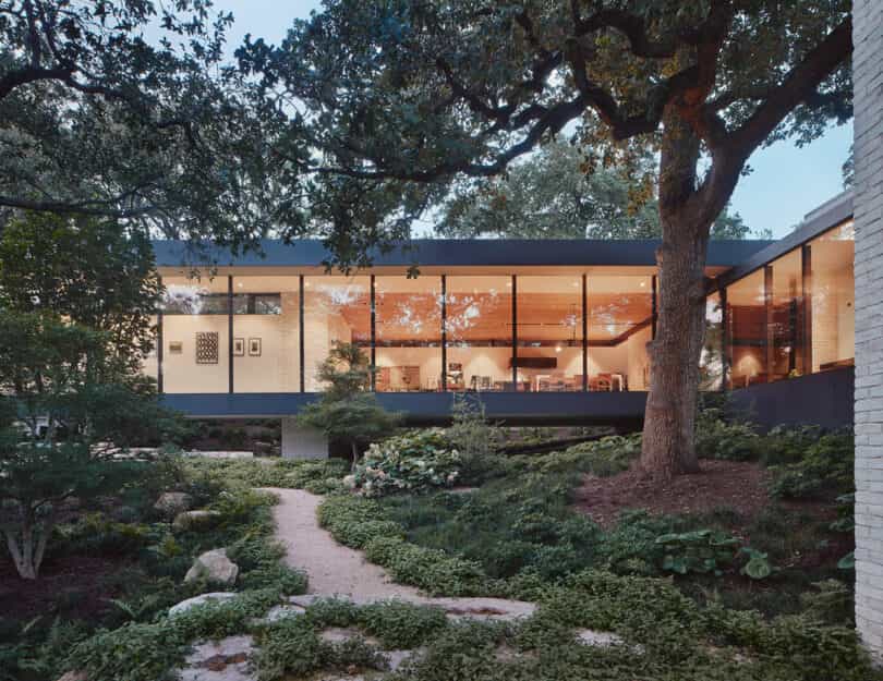 Cover Image for “Westview Residence: Harmony of Architecture and Nature in Austin”