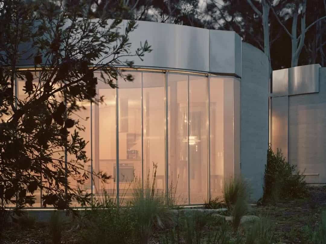 Cover Image for Yanakie House: Redefining Australian Architecture with a Harmonious Bushland Embrace