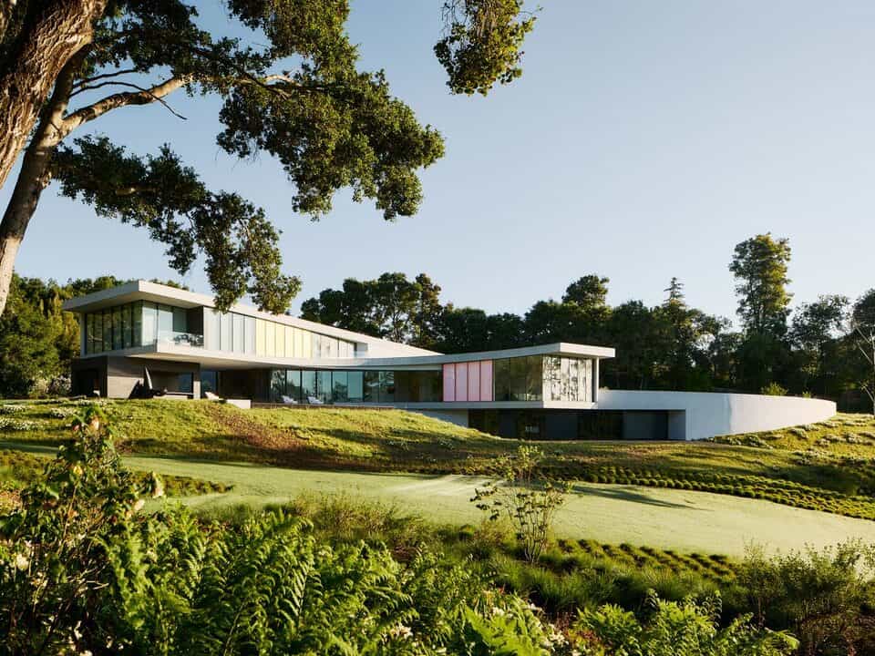 Cover Image for Dynamic Harmony: Innovation Meets Elegance in Architectural Design