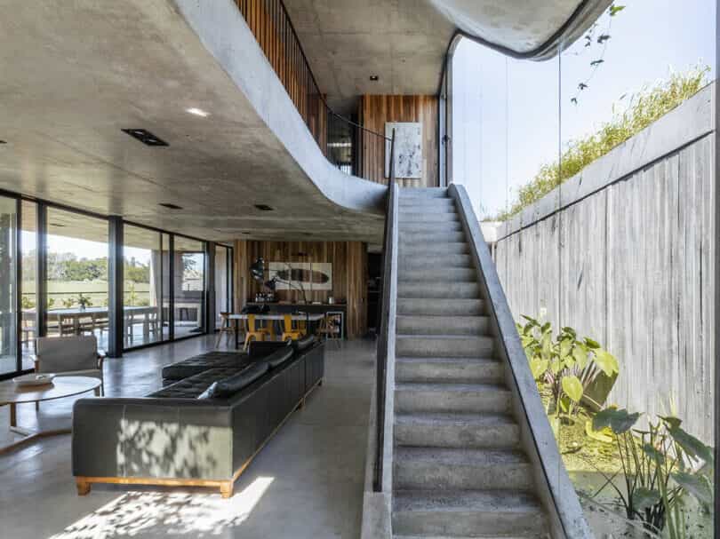 Cover Image for Nirvana House: A Harmonious Blend of Nature and Design